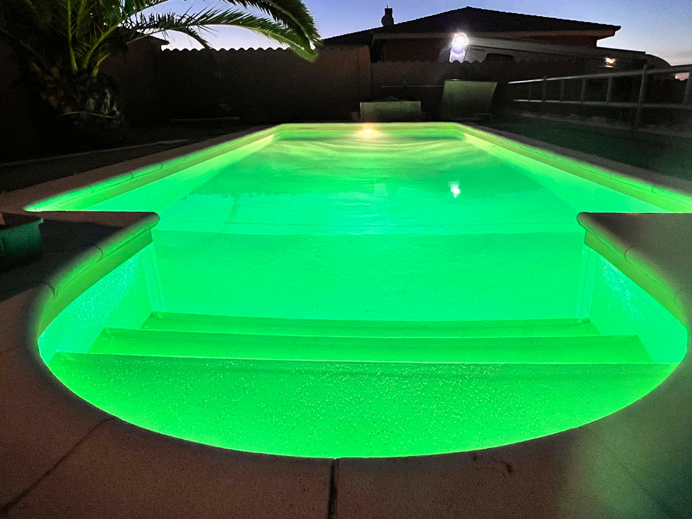 IMG_5855 piscina luz verde